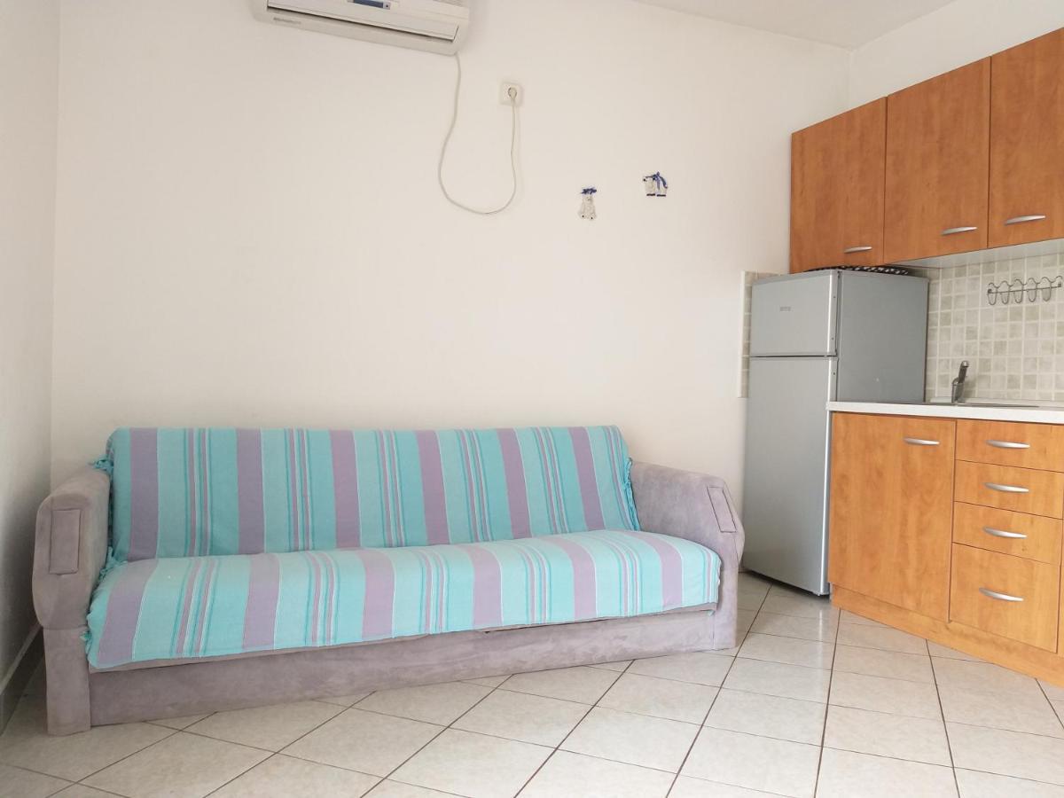 Apartments And Rooms With Parking Space Njivice, Krk - 17010 المظهر الخارجي الصورة